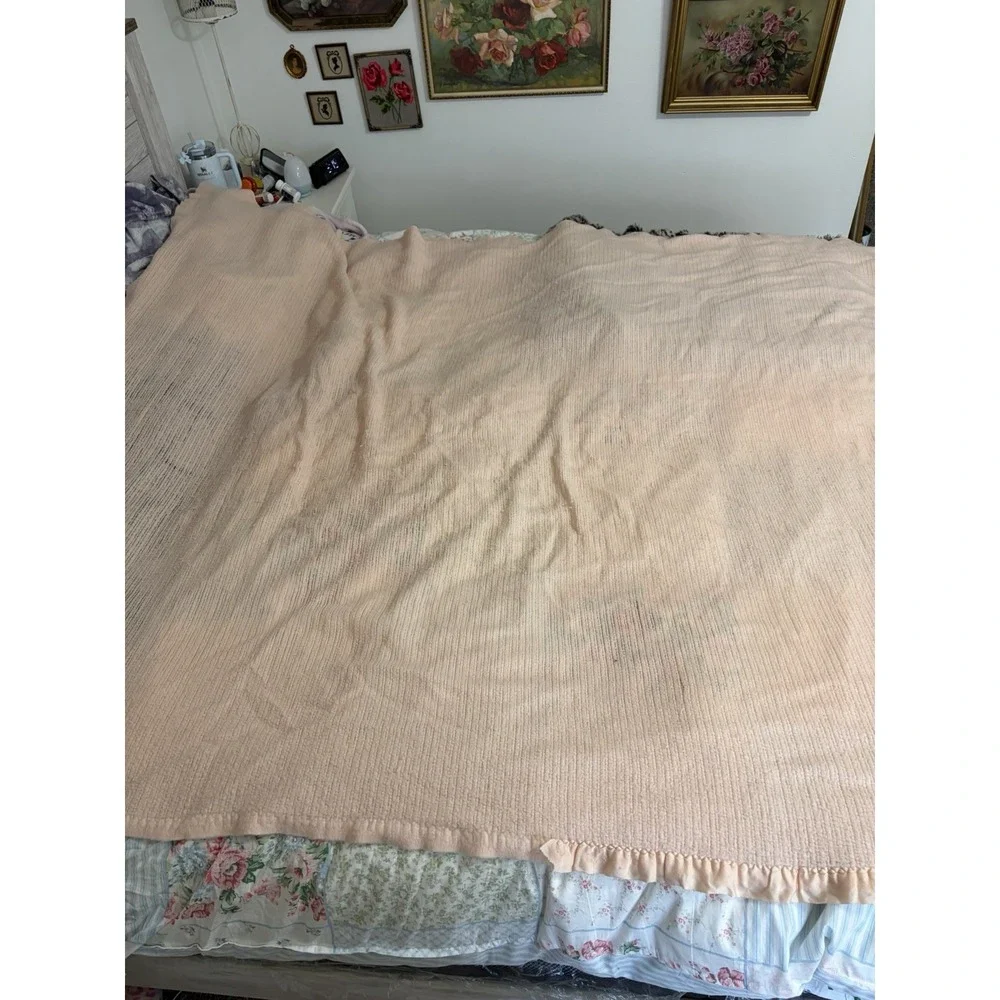 Vintage Weave Thermal Blanket Light Pink Satin Bound Edge Acrylic 74